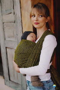 Little Frog Baby Sling - Golden Cube vel. 9