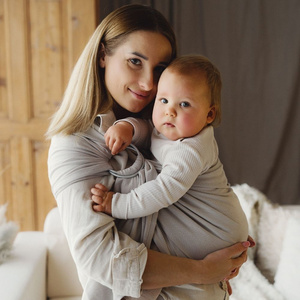 Beige Moonstone M – nadčasový ring sling šátek v béžovém odstínu